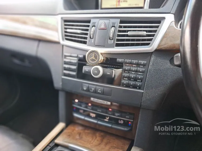 2011 Mercedes-Benz E300 Elegance Sedan