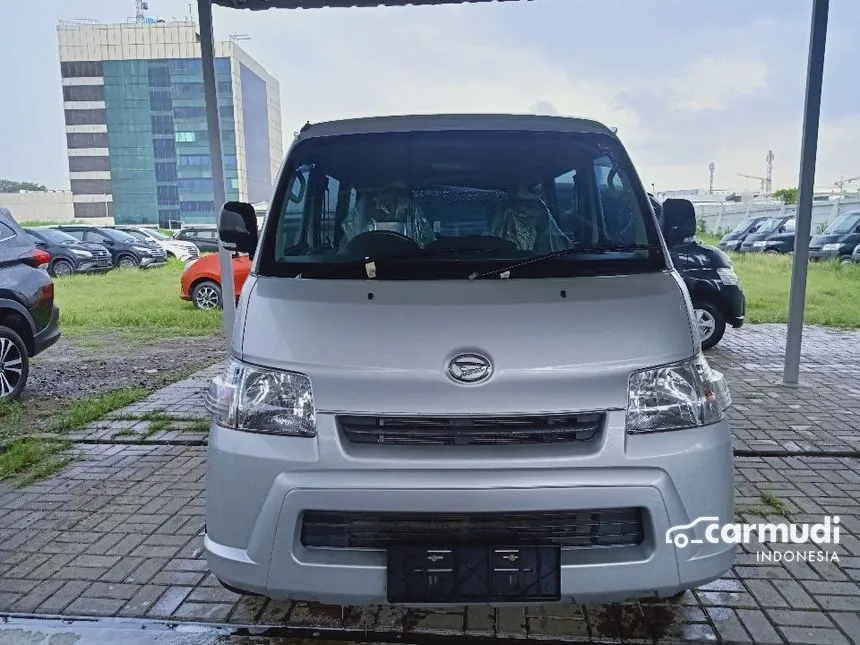 2025 Daihatsu Gran Max Mini Bus D PS Van