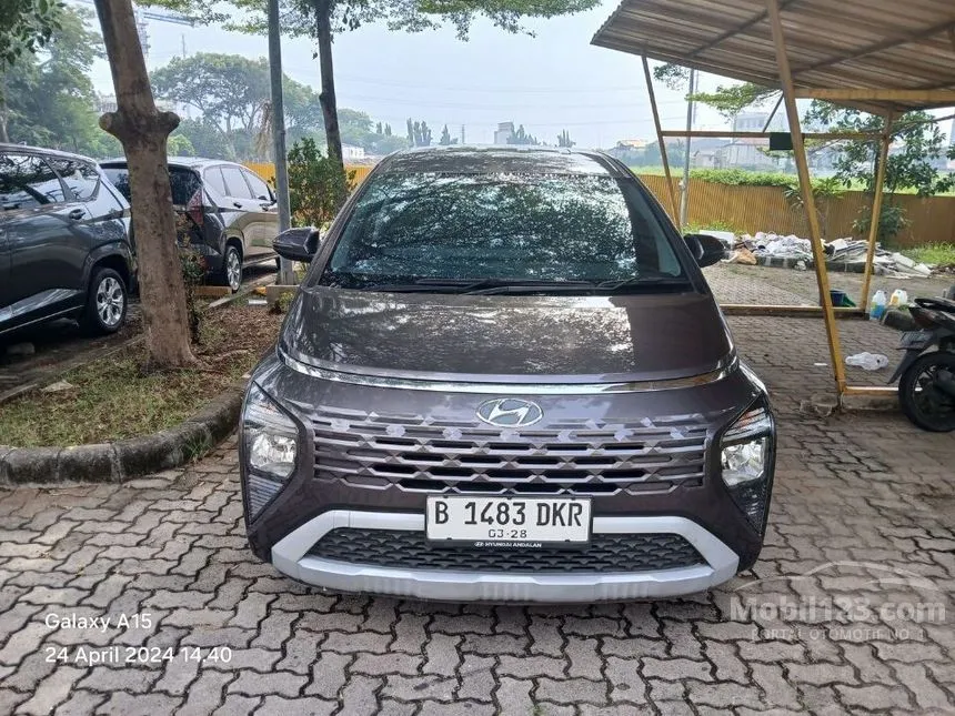 Jual Mobil Hyundai Stargazer 2023 Trend 1.5 di Jawa Timur Automatic Wagon Abu