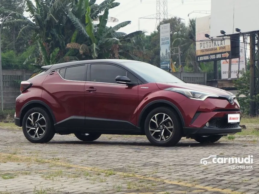 2019 Toyota C-HR Hybrid (2 Tone) SUV
