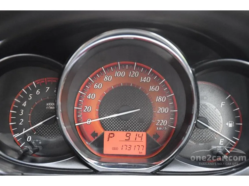 2014 Toyota YARIS E Hatchback