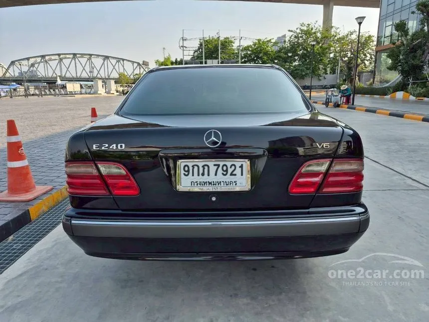 2001 Mercedes-Benz E240 Elegance Sedan