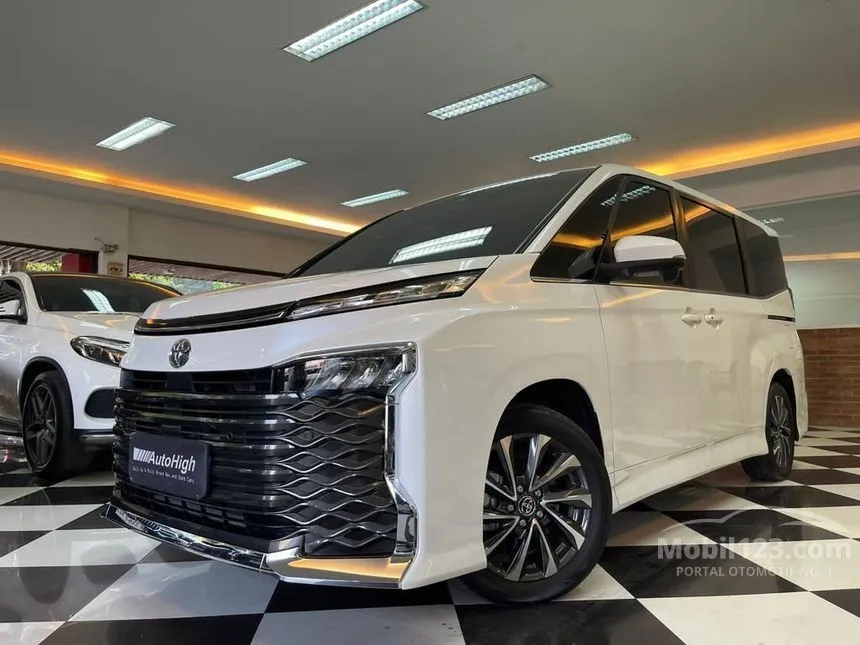 Jual Mobil Toyota Voxy 2022 2.0 di DKI Jakarta Automatic Wagon Putih Rp 555.000.000