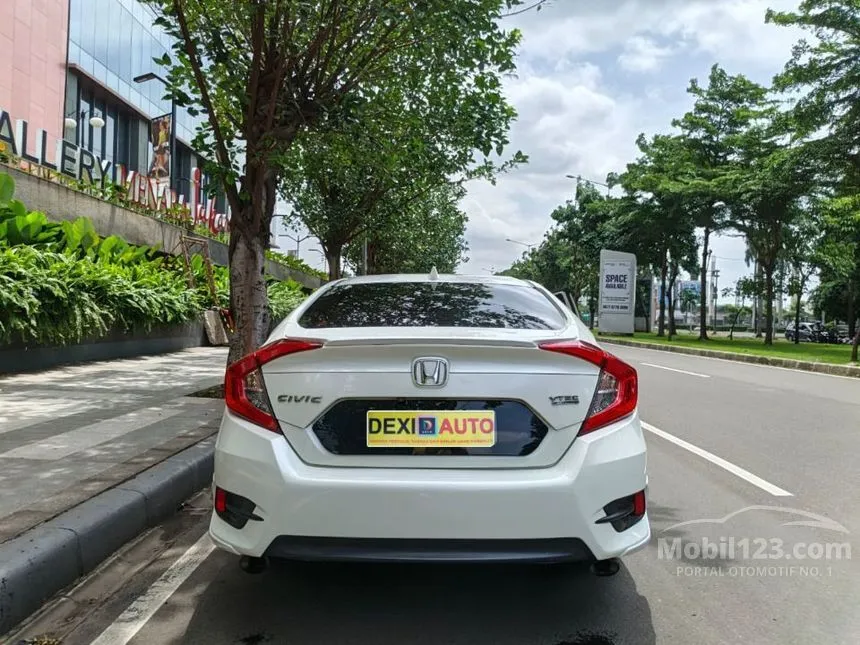 2016 Honda Civic ES Sedan