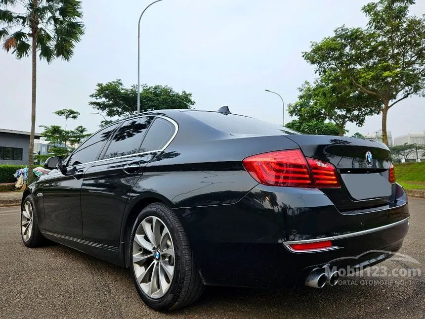 2016 BMW 520i Luxury Sedan