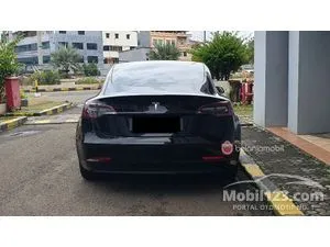 2021 Tesla Model 3 Standard Range Plus Sedan