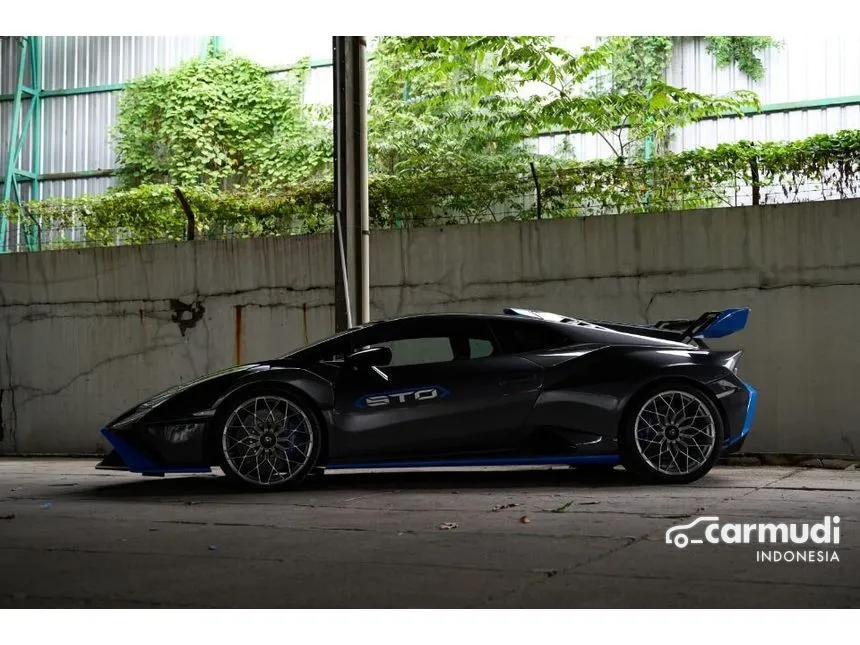 2022 Lamborghini Huracan STO Coupe