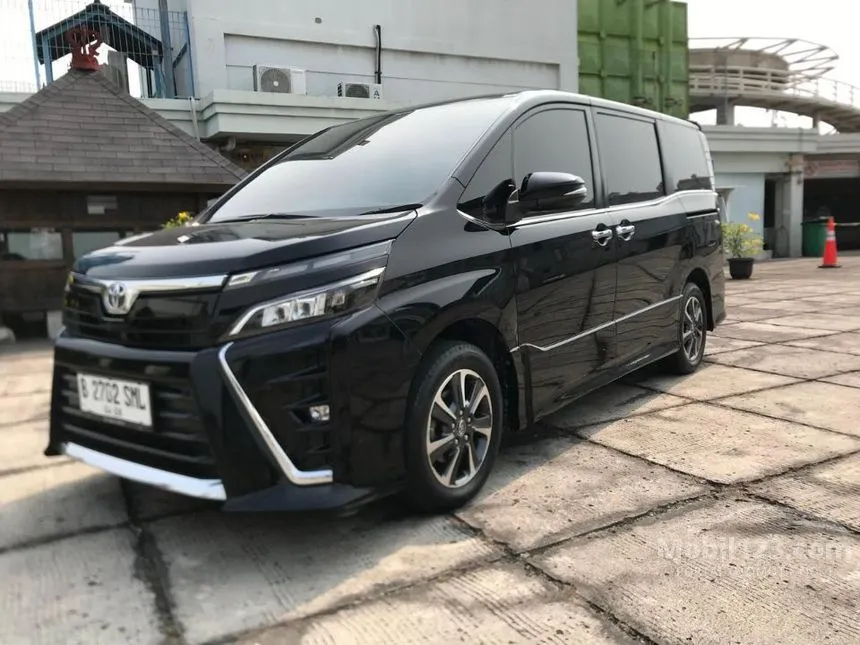 2018 Toyota Voxy MPV