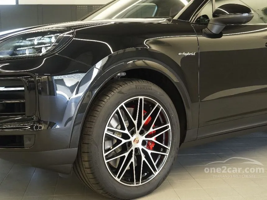 2026 Porsche CAYENNE S E-Hybrid Coupe