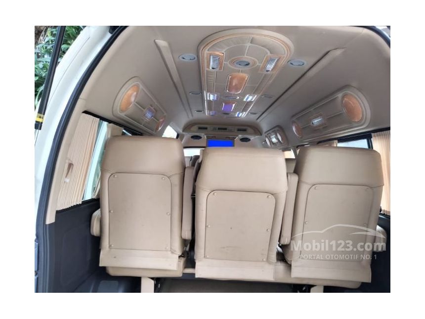 2013 Toyota Hiace High Grade Commuter Van