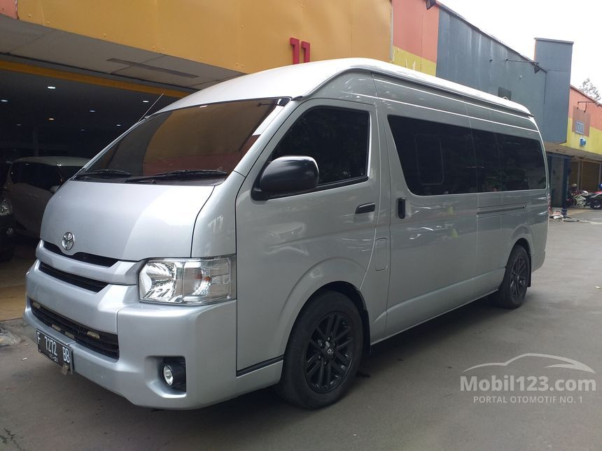 Toyota hiace 2016