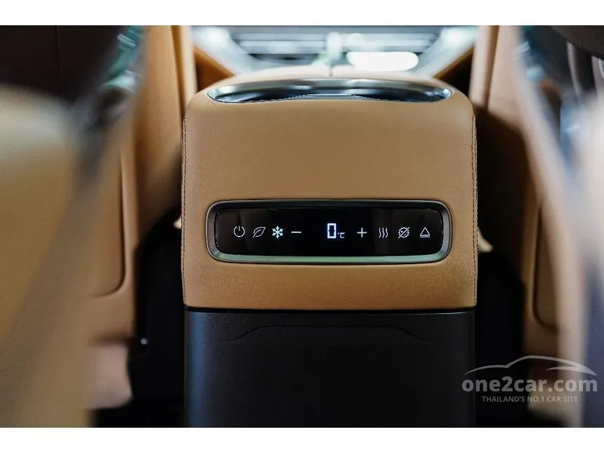 2024 Denza D9 Premium Van