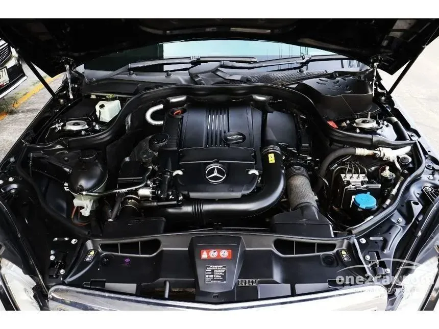 2012 Mercedes-Benz E250 Avantgarde CGI BlueEFFICIENCY Sedan
