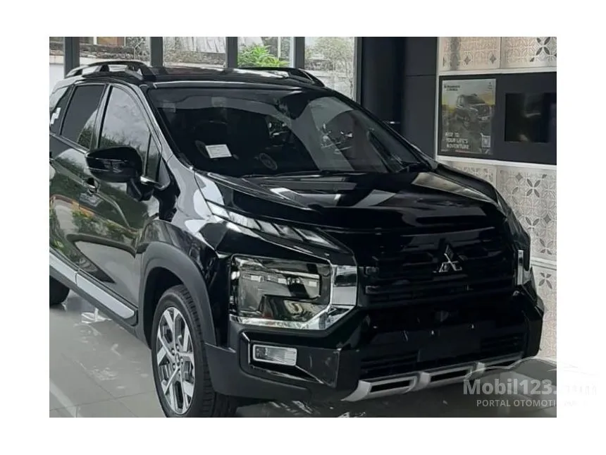 Jual Mobil Mitsubishi Xpander 2023 CROSS Premium Package 1.5 di DKI Jakarta Automatic Wagon Hitam Rp 320.000.000