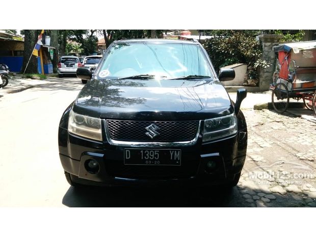 Suzuki Grand Vitara Mobil Bekas Baru dijual di Bandung 
