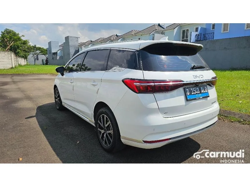 2024 BYD M6 Superior Captain 6-seater MPV