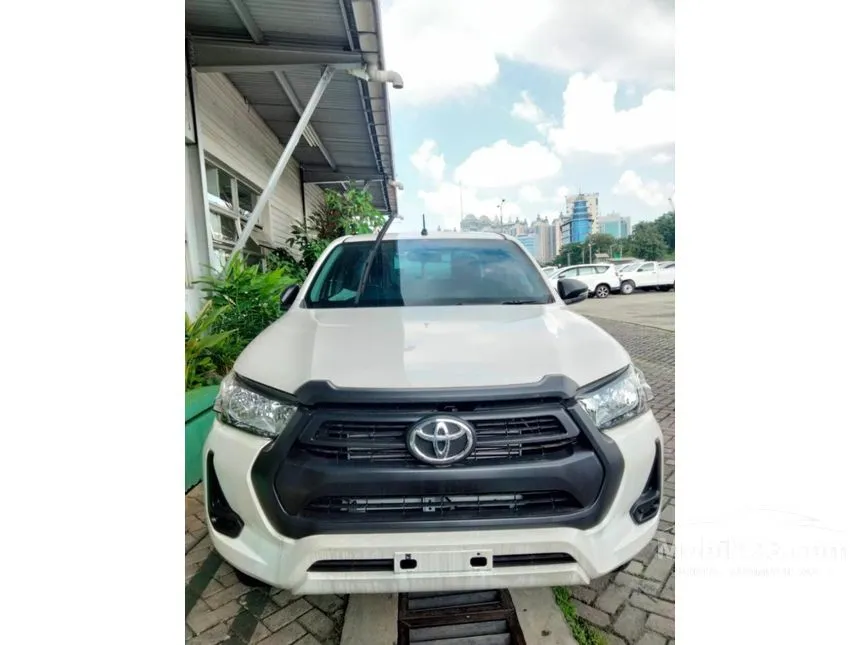 Jual Mobil Toyota Hilux 2023 E Dual Cab 2.4 di Banten Manual Pick