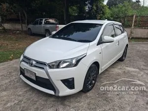 2015 Toyota YARIS 1.2 E Hatchback