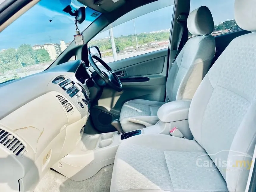 2009 Toyota Innova E MPV