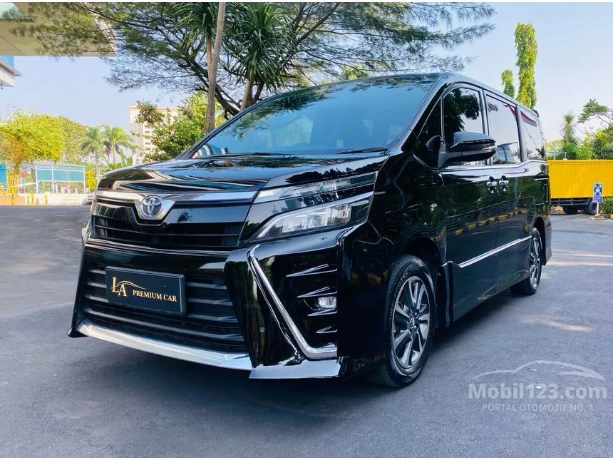 2018 Toyota Voxy MPV