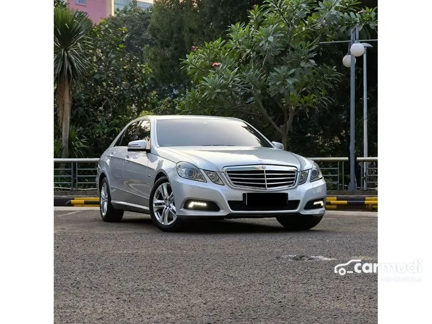 2010 Mercedes-Benz E250 CGI Avantgarde Sedan