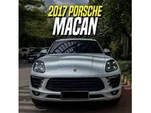 2017 Porsche Macan 2.0 SUV White on Red Putih
