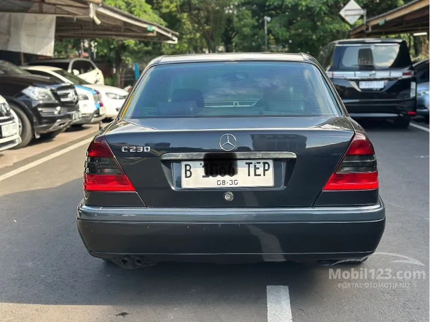 1997 Mercedes-Benz C230 Kompressor Sedan