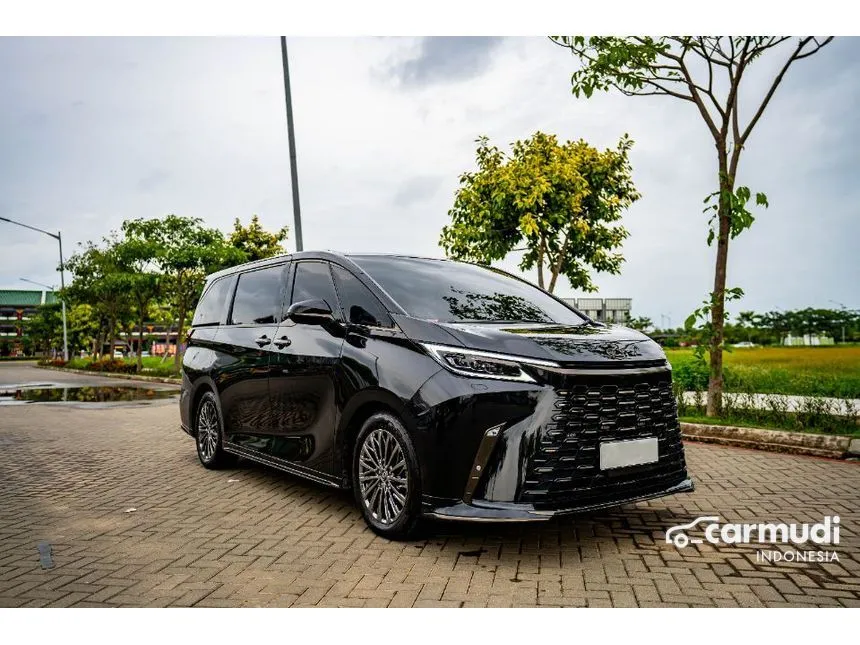 2024 Lexus LM 350h 7 Seater MPV
