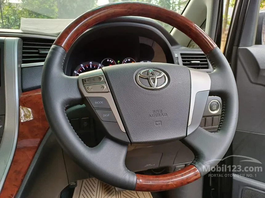 2010 Toyota Alphard S MPV