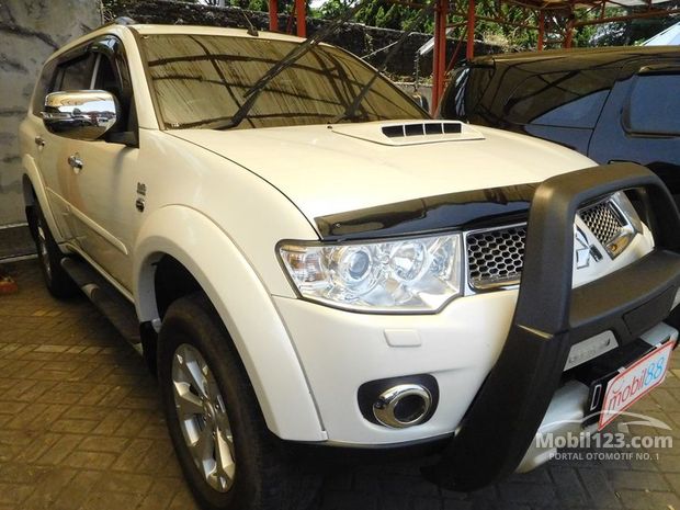 Mitsubishi Pajero  Sport Dakar Mobil  bekas  dijual di  