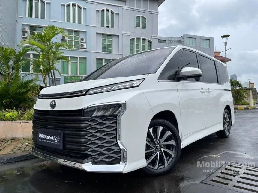 Jual Mobil Toyota Voxy 2022 2.0 di DKI Jakarta Automatic Wagon Putih Rp 590.000.000