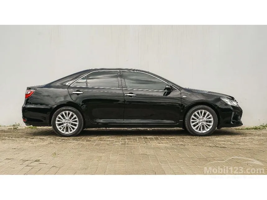 2015 Toyota Camry V Sedan