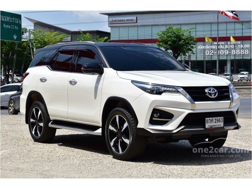 Toyota Fortuner  2022 TRD  Sportivo  2  8 in    