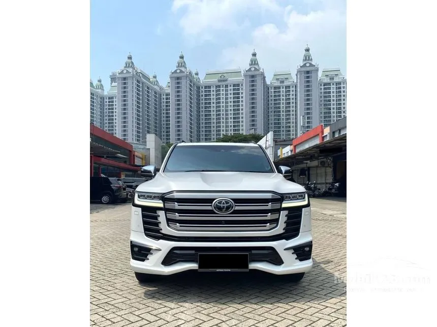 2023 Toyota Land Cruiser 300 VX-R SUV