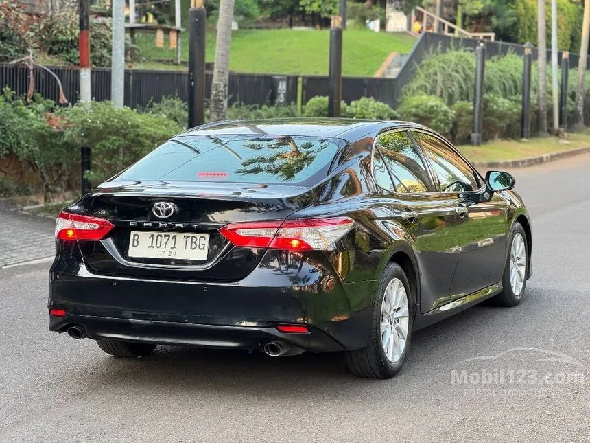 2019 Toyota Camry V Sedan