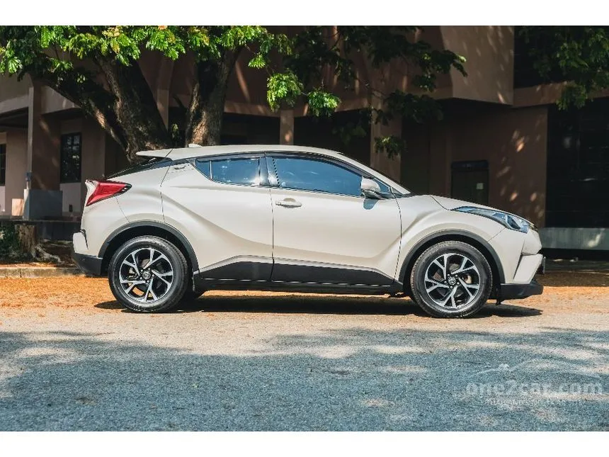 2020 Toyota C-HR Mid SUV