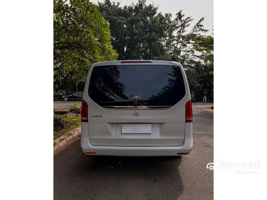 2016 Mercedes-Benz V220 D Van