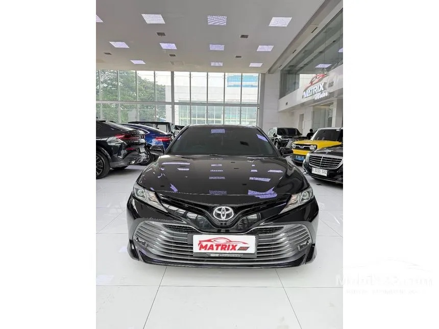 2020 Toyota Camry V Sedan