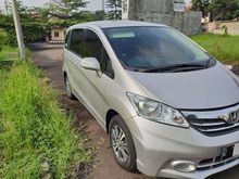 Honda Freed 2014 tipe S, silver sangat terawat