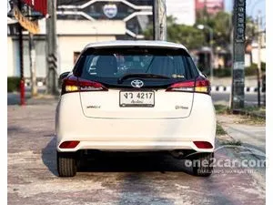 2020 Toyota YARIS 1.2 Mid Hatchback