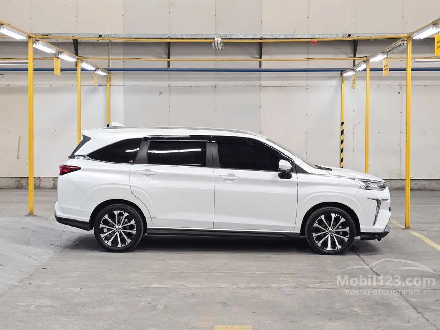 2023 Toyota Veloz Q (Premium Color) MPV