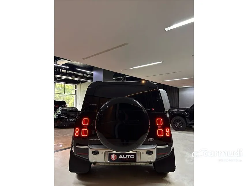 2022 Land Rover Defender 110 P300 SE SUV