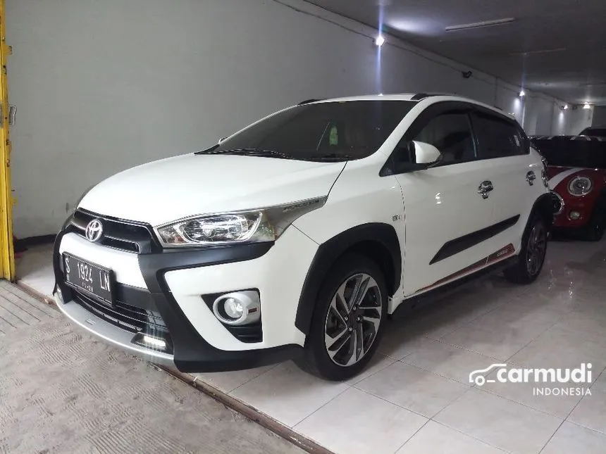 Jual Mobil Toyota Yaris 2016 TRD Sportivo Heykers 1.5 di Jawa Timur Manual Hatchback Putih Rp 177.000.000