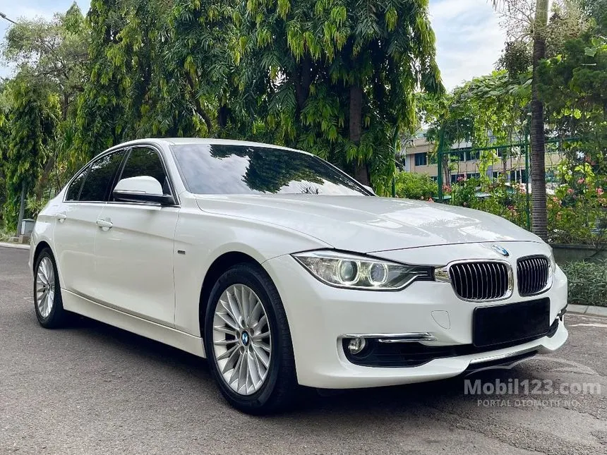 Jual Mobil BMW 320i 2013 Luxury 2.0 di DKI Jakarta Automatic Sedan ...