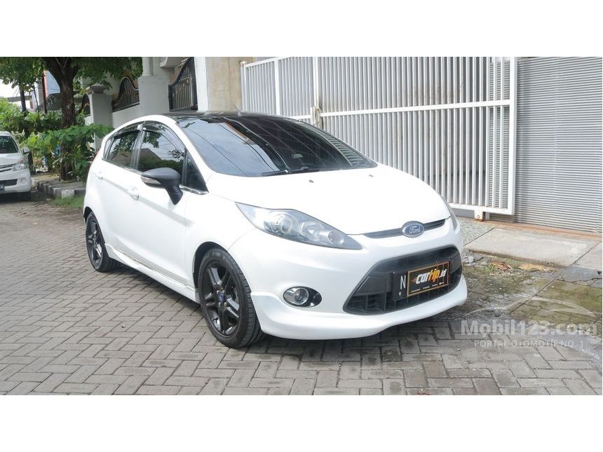 Jual Mobil  Ford  Fiesta 2012 Sport 1 6 di Jawa Timur  