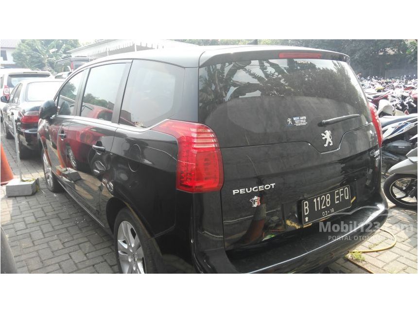 Jual Mobil Peugeot 5008 2010 Premium Pack 1.6 di DKI 