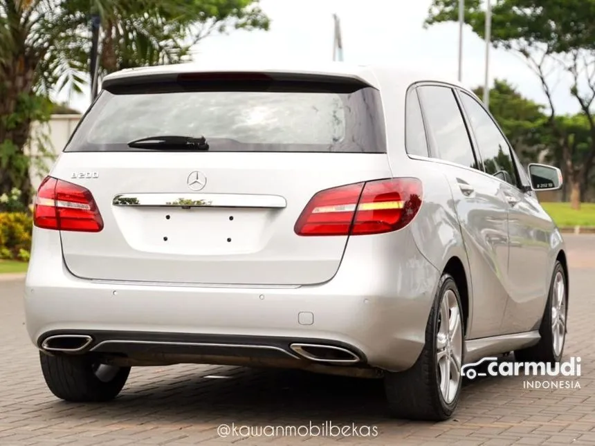 2015 Mercedes-Benz B200 Sport Hatchback