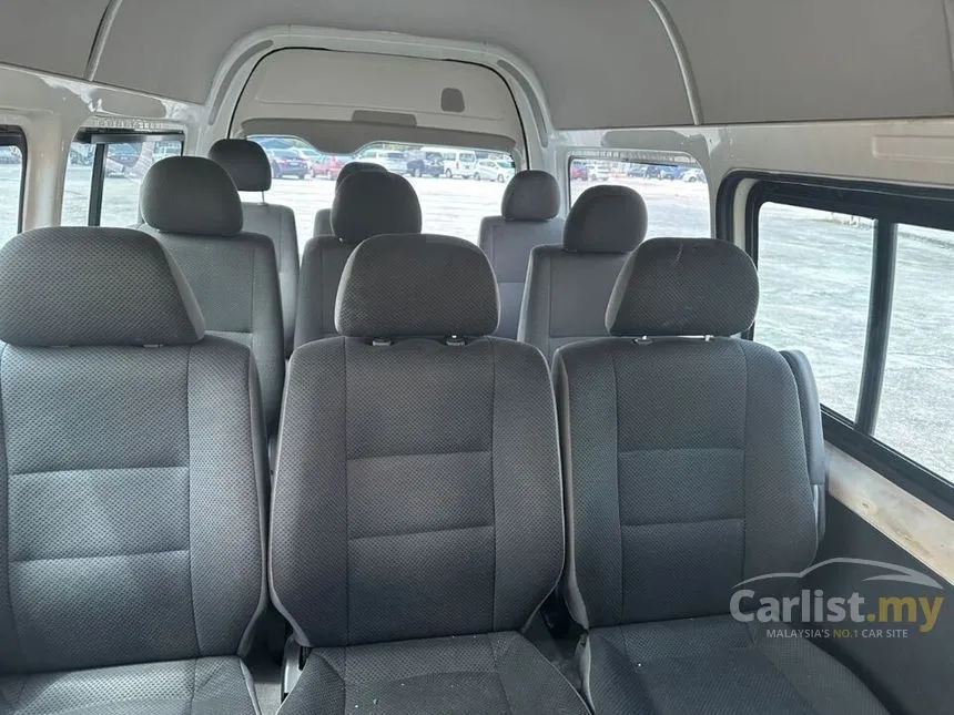 2011 Toyota Hiace Window Van