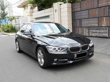 2014 BMW 320i Sport Twin Power Turbo Rawatan BMW Resmi Dari Baru Mulus Kredit DP Fleksibel