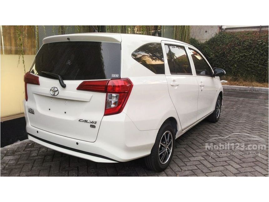 Jual Mobil Toyota Calya 2017 B40 1.2 di Jawa Timur Manual 